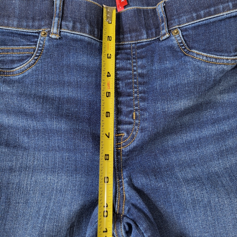 Spanx Flare Leg Pull On Jeans Size Medium Dark Wash - Picture 10 of 15